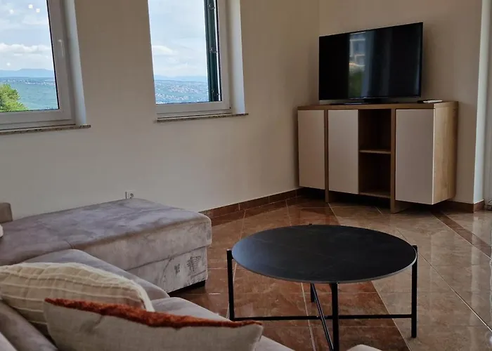 Apartament Maria 10 With Swimming Pool