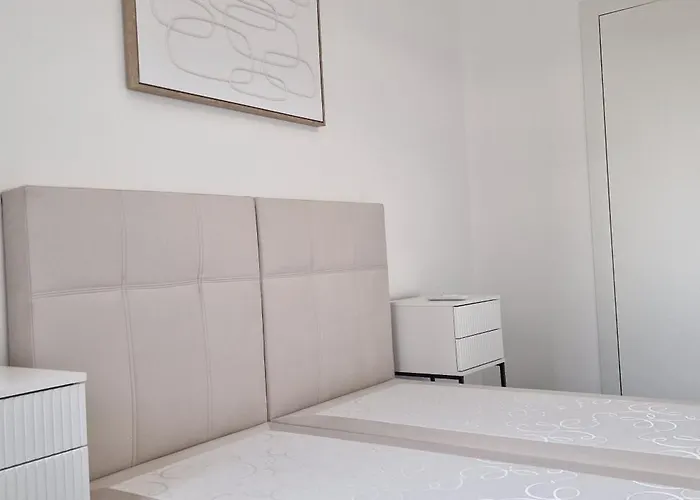 Apartament Maria 10 With Swimming Pool