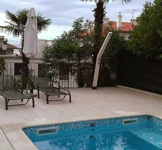 Maria 10 With Swimming Pool Apartament