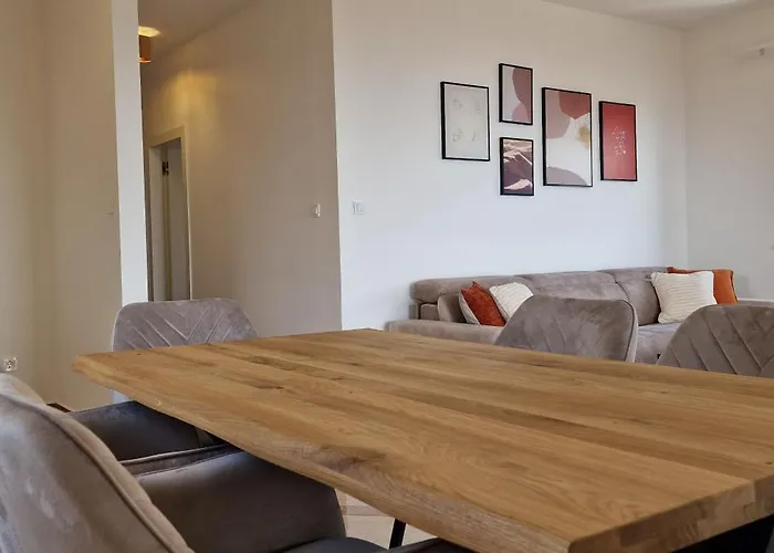 Maria 10 With Swimming Pool Апартаменты *