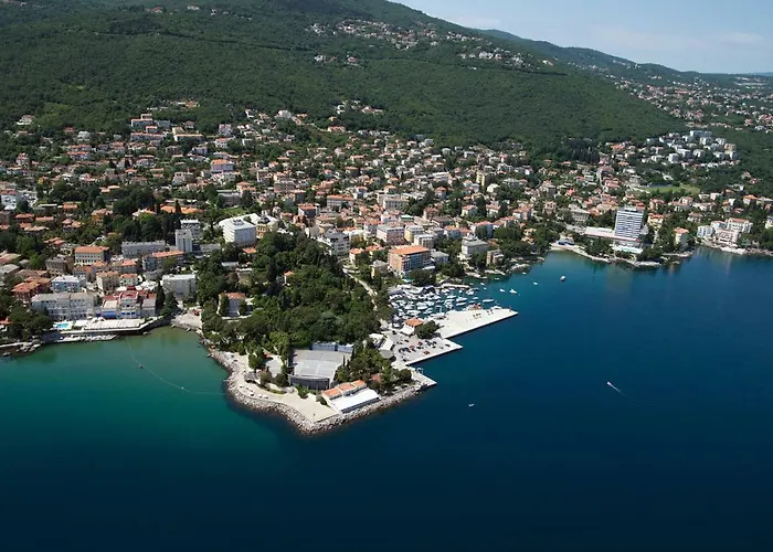 Maria 10 With Swimming Pool * Opatija