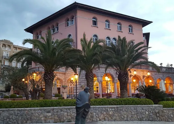 Апартаменты Maria 10 With Swimming Pool *